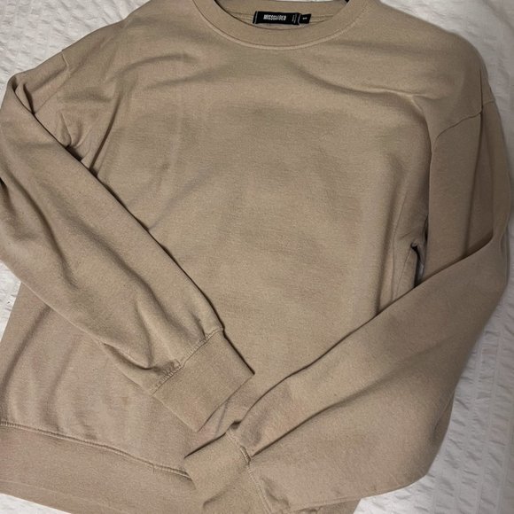 Missguided beige crewneck - Picture 2 of 4